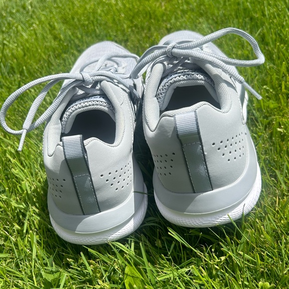 Men’s Under Armour Charged Assert 9.5 Wide (4E) Running Shoes NWOT - Picture 4 of 6